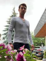 Please sign up or log in first, in order to see the picture gallery