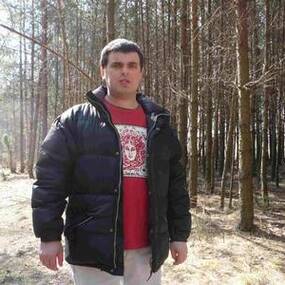 Z OKOLIC HAJNWKI, BIELSKA PODLASKIEGO I SIEMIATYCZ lb HCCJie,ll Hajnwki. Jego wacicielk bya wwczas 60-letnia Nastia Oniszczuk, samotna, pach tam~ i rcznikami dostawaa dziewczyna gdy wychodzia za m. Z bada nad wyposaeniem wntrz mieszkalnych ludnoci z